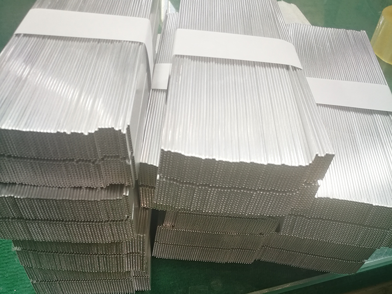 Parallel flow multihole aluminum flat tube